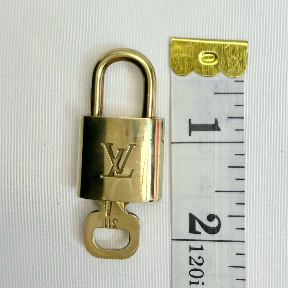 Louis Vuitton Gold Padlock #311 with Key. VGUC - Picture 7 of 7